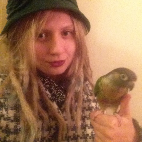 Meet your Posher, Eve - Picture 2 of 2